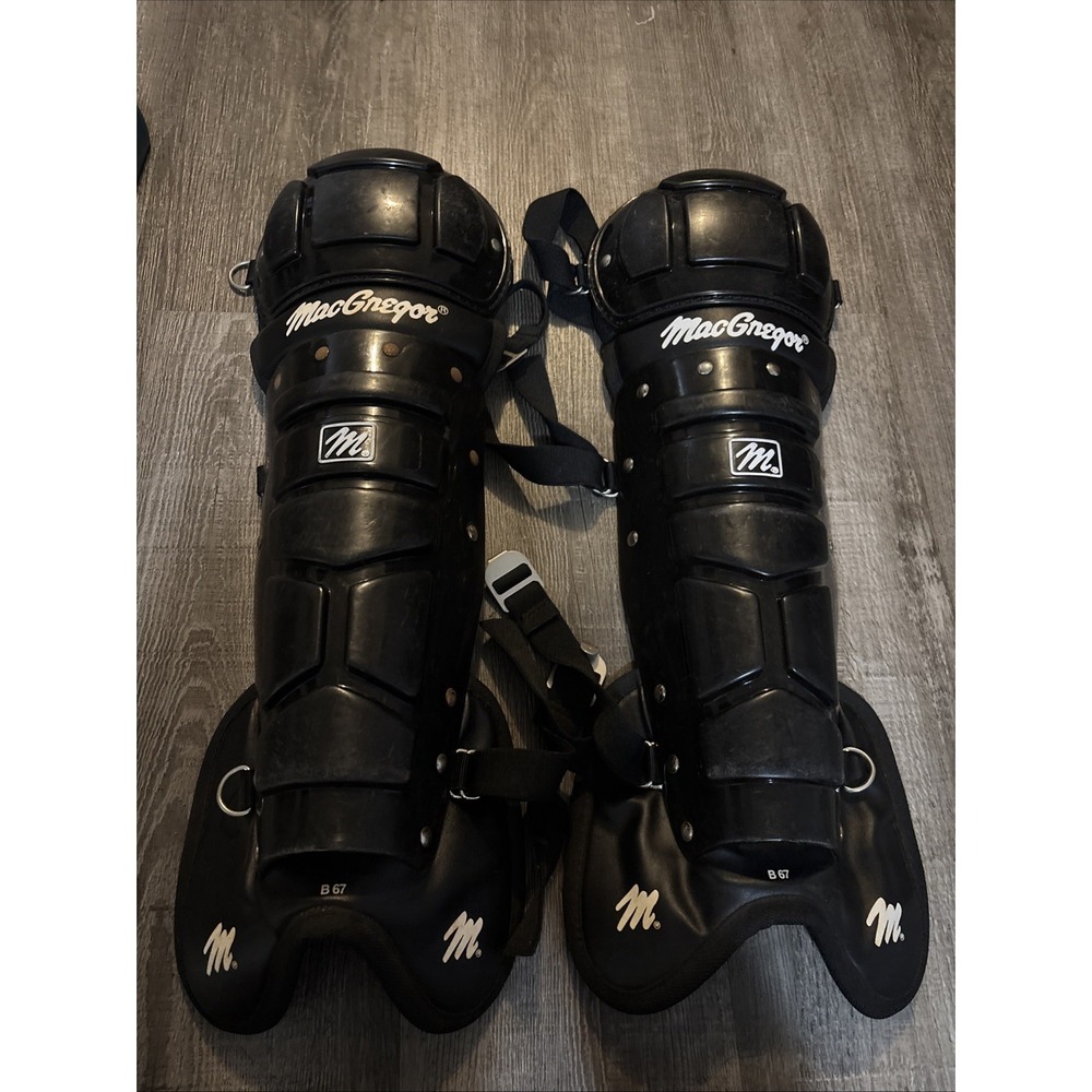 McGregor Umpire Protective Knee NO SIZE - 21" Top To Bottom, 6.5" Across